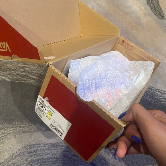 Vans - Picture 5 of 5